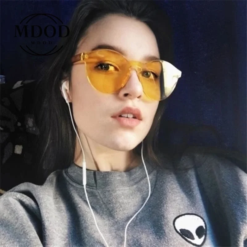 

Women Candy Color Sunglasses Retro Heart Rimless Rectangle SunGlasses Frame Transparent Fashion StreetWear Oculos Feminino