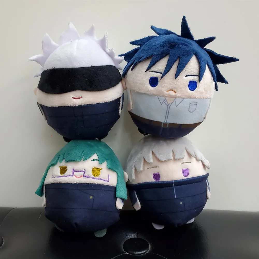 Набивная аниме джутсу кайзен Плюшевая Кукла 9 см Kawaii Gojou Satoru Fushiguro Megumi Zenin Maki Inumaki Toge сумка Подвеска игрушки подарки
Набивная аниме джутсу кайзен Плюшевая Кукла 9 см Kawaii Gojou Satoru Fushiguro Megumi Zenin Maki Inumaki Toge сумка Подвеска игрушки подарки