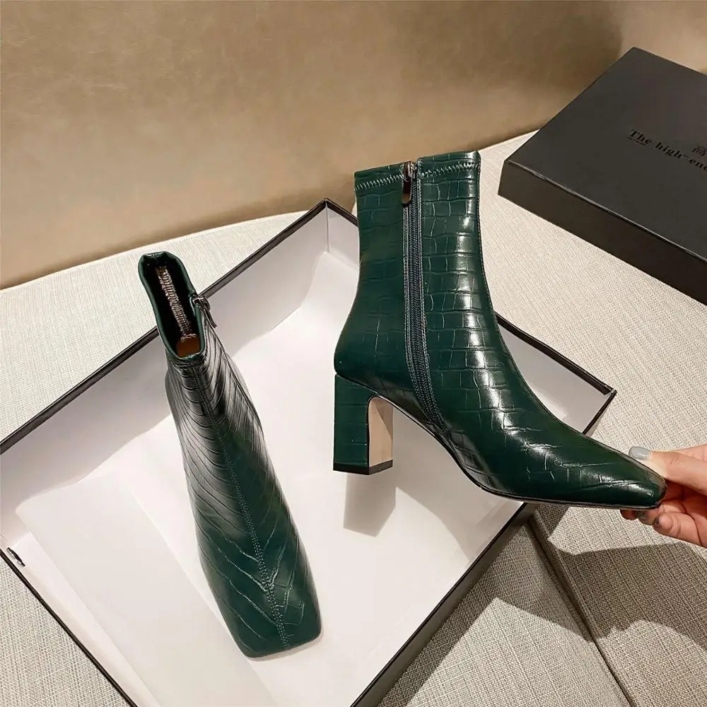 Lenkisen Chelsea boots stone pattern fashion four colors square toe thick high heel zipper elegant lady mature ankle boots L33
Lenkisen Chelsea boots stone pattern fashion four colors square toe thick high heel zipper elegant lady mature ankle boots L33