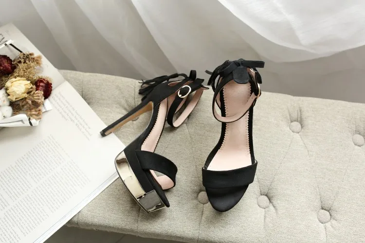 Summer new princess suede low top waterproof platform round head one line buckle with high heel sandals
Summer new princess suede low top waterproof platform round head one line buckle with high heel sandals
