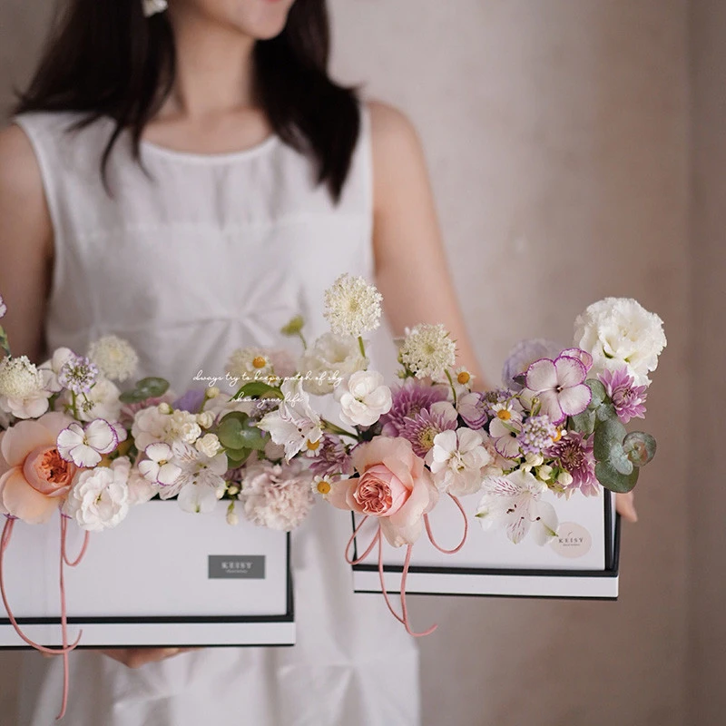 White Square Box Flower Bouquet Box with Lid Surprise Rose Box Floral Arrangement Bouquet European Style Flower Gift Box
White Square Box Flower Bouquet Box with Lid Surprise Rose Box Floral Arrangement Bouquet European Style Flower Gift Box