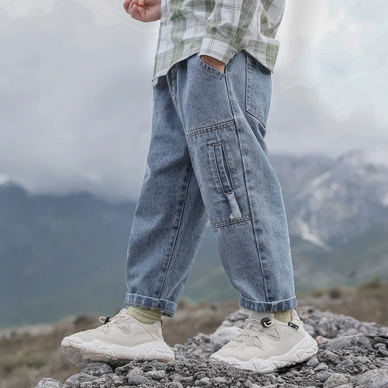 Spring Autumn Boys' Jeans Korean Casual Foreign Style Pants 3-12 Years Old Children's Fashion Loose and Versatile Denim Pants
Spring Autumn Boys' Jeans Korean Casual Foreign Style Pants 3-12 Years Old Children's Fashion Loose and Versatile Denim Pants