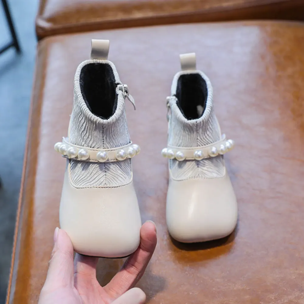 Baby Girls Pearl Rhinestone Shoes Winter Kids Ankle Boots Martin Toddler Girl Princess Leather Shoes for Home Casual Children 
Baby Girls Pearl Rhinestone Shoes Winter Kids Ankle Boots Martin Toddler Girl Princess Leather Shoes for Home Casual Children