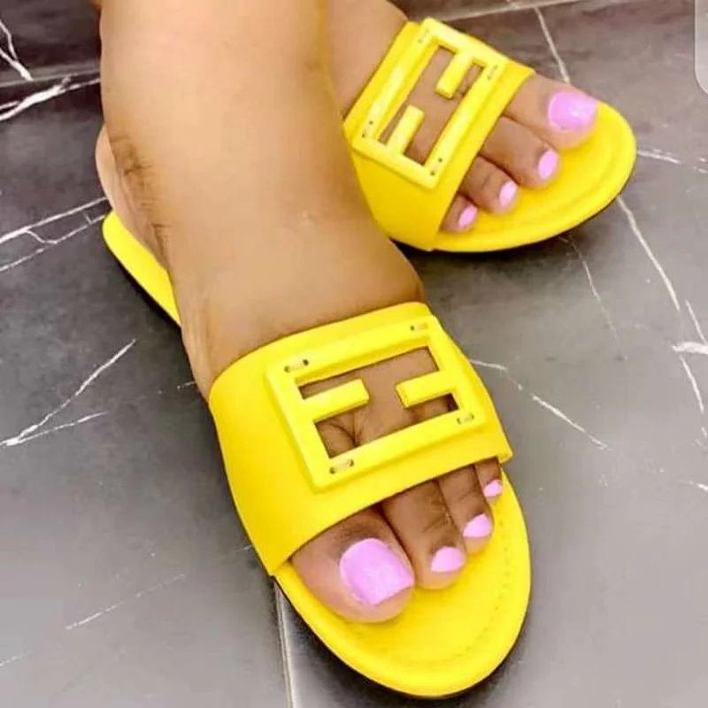 2022 New Women's Slippers Solid Color Female Flip Flops Fashion Buckle Summer Ladies Shoes Leisure Holiday Beach Girl Slides
2022 New Women's Slippers Solid Color Female Flip Flops Fashion Buckle Summer Ladies Shoes Leisure Holiday Beach Girl Slides