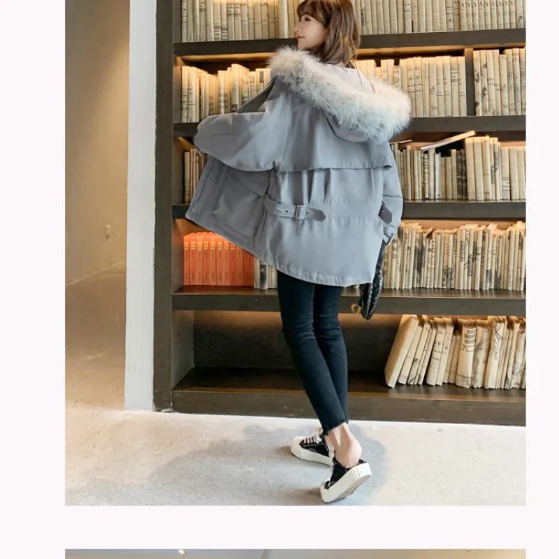 Autumn and winter new style down padded jacket women Korean short padded coat big fur collar short padded coat women trendy
Autumn and winter new style down padded jacket women Korean short padded coat big fur collar short padded coat women trendy