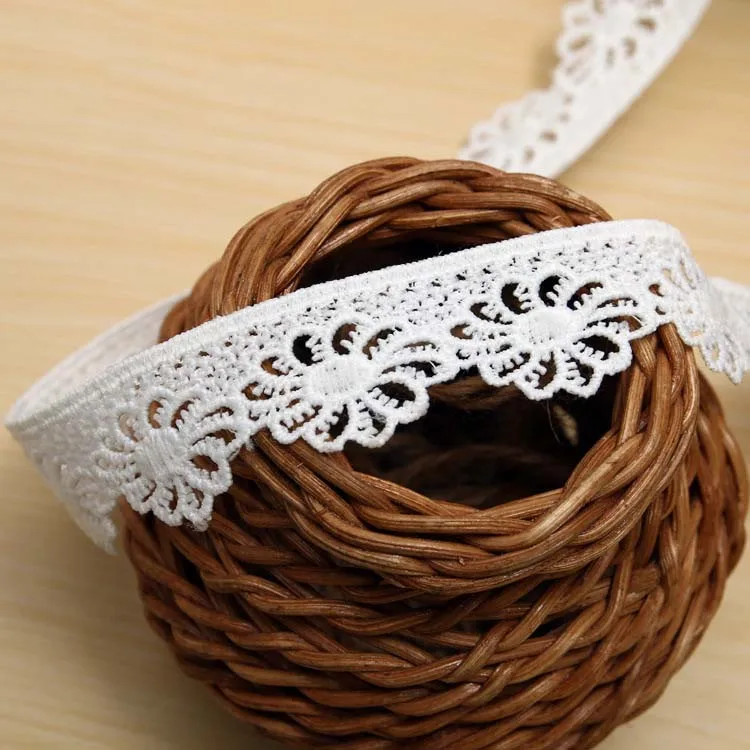 30Yards Lace Ribbon for Curtain Table Clothing Lady Hat Decoration Embroidery Lace Trim White Fabric Diy Sewing Accessories
30Yards Lace Ribbon for Curtain Table Clothing Lady Hat Decoration Embroidery Lace Trim White Fabric Diy Sewing Accessories