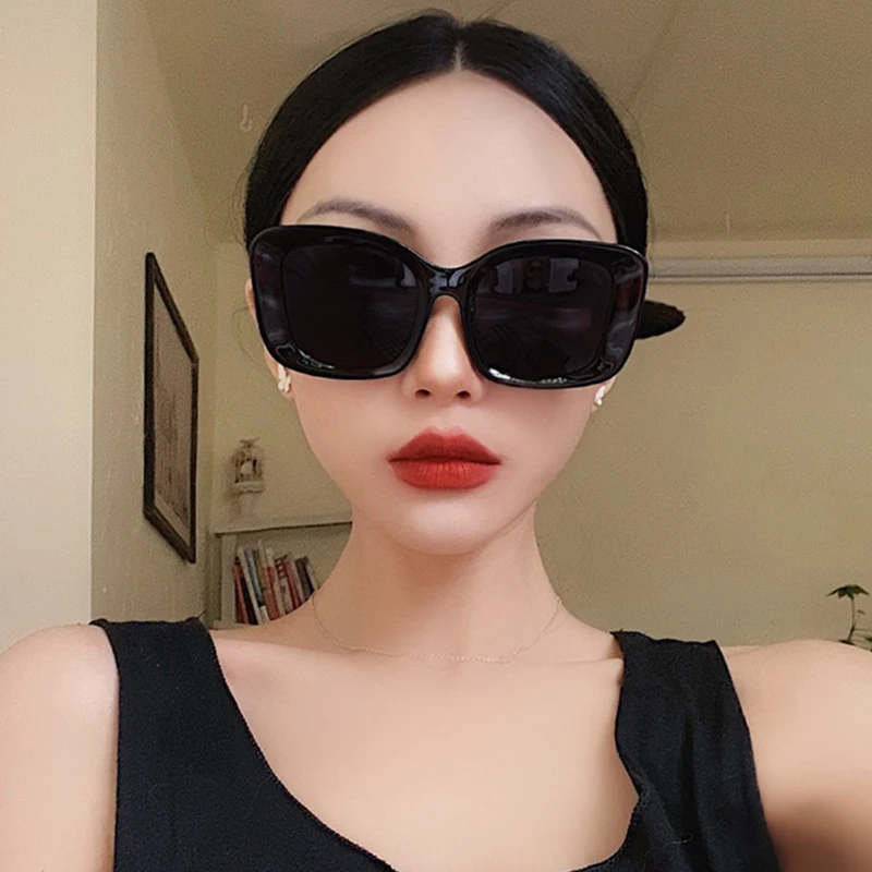 2121 New Square Sunglasses Women Luxury Brand Designer Retro Big Frame Sun Glasses Vintage Gradient Female Oculos UV400 Shades
2121 New Square Sunglasses Women Luxury Brand Designer Retro Big Frame Sun Glasses Vintage Gradient Female Oculos UV400 Shades
