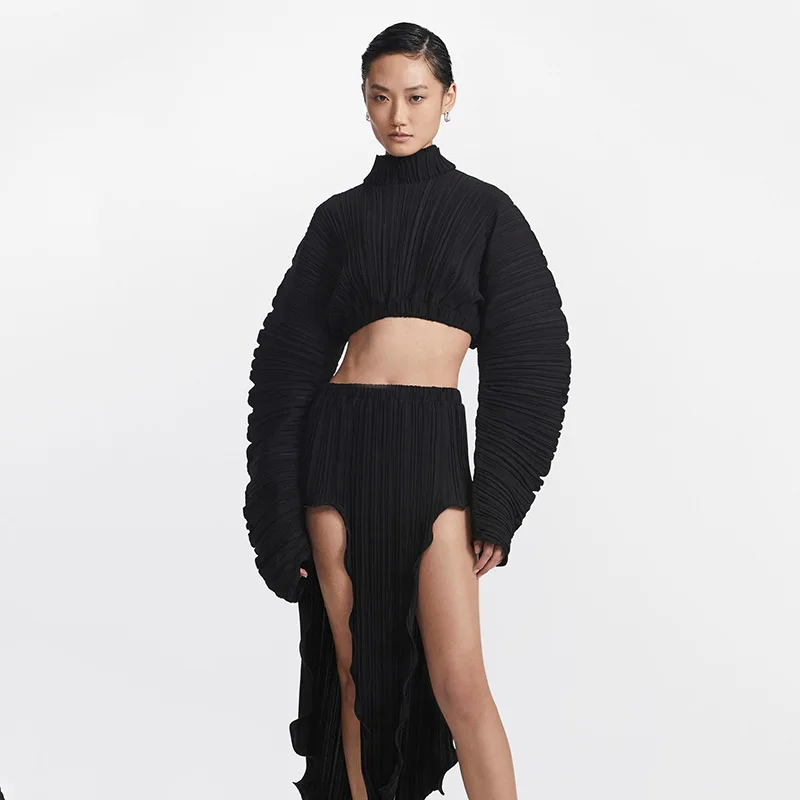 Women's 2021 Winter New Loose Pleated Two-piece Long-sleeved High-neck Top Ruffled Slit Long Skirt
Women's 2021 Winter New Loose Pleated Two-piece Long-sleeved High-neck Top Ruffled Slit Long Skirt