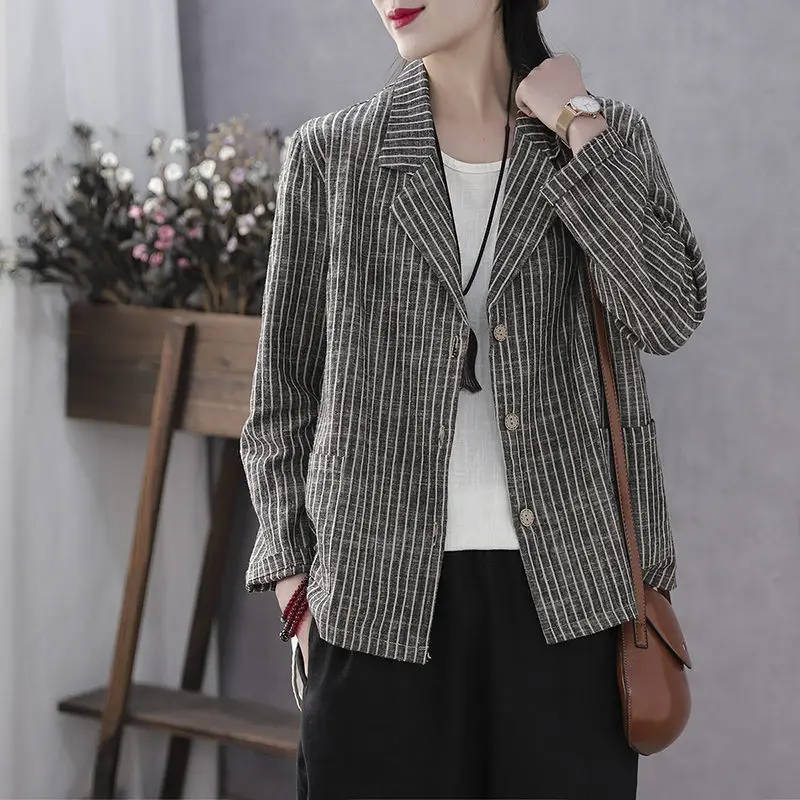 Retro Literary Spring and Autumn New Cotton and Linen Jacket Female Vertical Striped Jacket Small Suit Outside Tops Coat KN068
Retro Literary Spring and Autumn New Cotton and Linen Jacket Female Vertical Striped Jacket Small Suit Outside Tops Coat KN068
