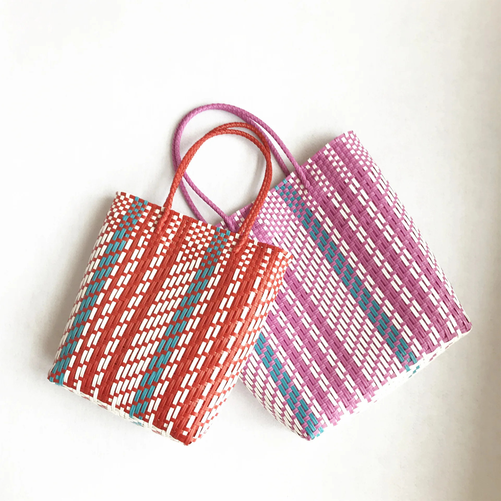 Fashion Hand-woven Striped Handbag Ladies Casual Color Woven Basket Environmental Protection Shopping Bag Summer Beach Bag 2021
Fashion Hand-woven Striped Handbag Ladies Casual Color Woven Basket Environmental Protection Shopping Bag Summer Beach Bag 2021