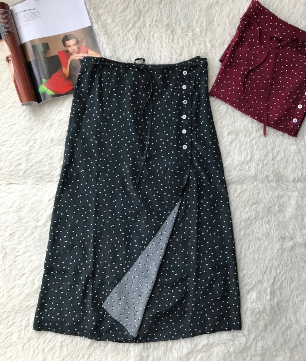 2019 New Women Dots Print Wrap Skirt Soft Viscose Side Buttons Midi Length High Waist Gloria Midi Skirt
2019 New Women Dots Print Wrap Skirt Soft Viscose Side Buttons Midi Length High Waist Gloria Midi Skirt