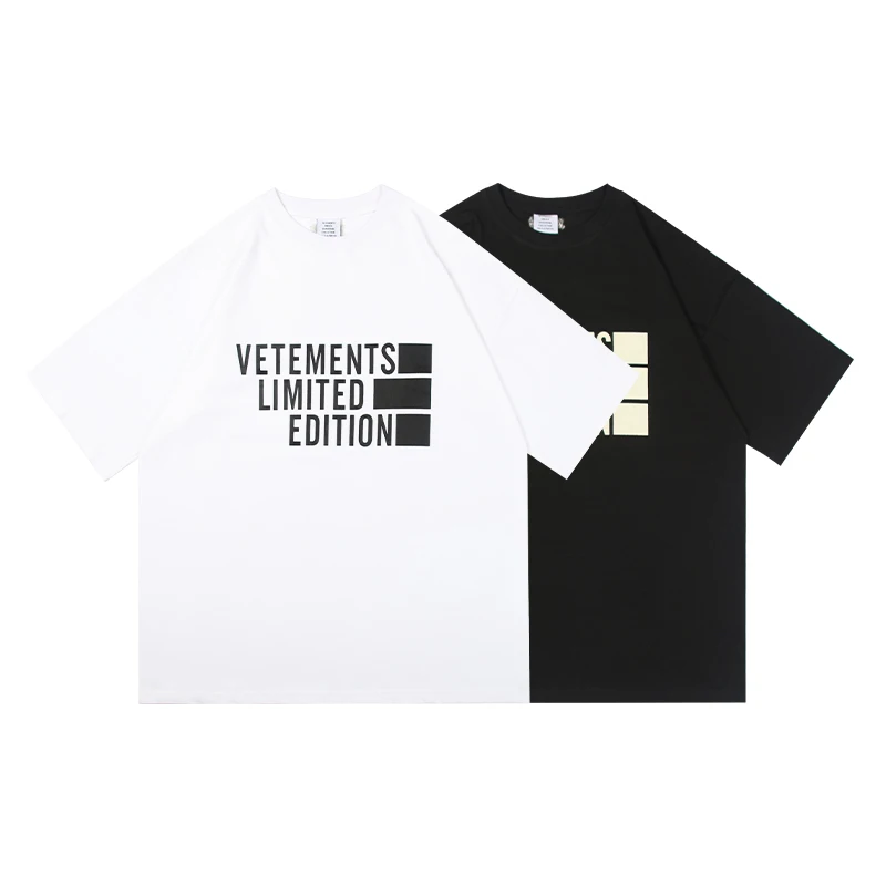 2021ss VETEMENTS Big Logo Tee Hip Hop Men Women LIMITED EDITION Print VETEMENTS T-shirt VTM Tops Tee 
2021ss VETEMENTS Big Logo Tee Hip Hop Men Women LIMITED EDITION Print VETEMENTS T-shirt VTM Tops Tee