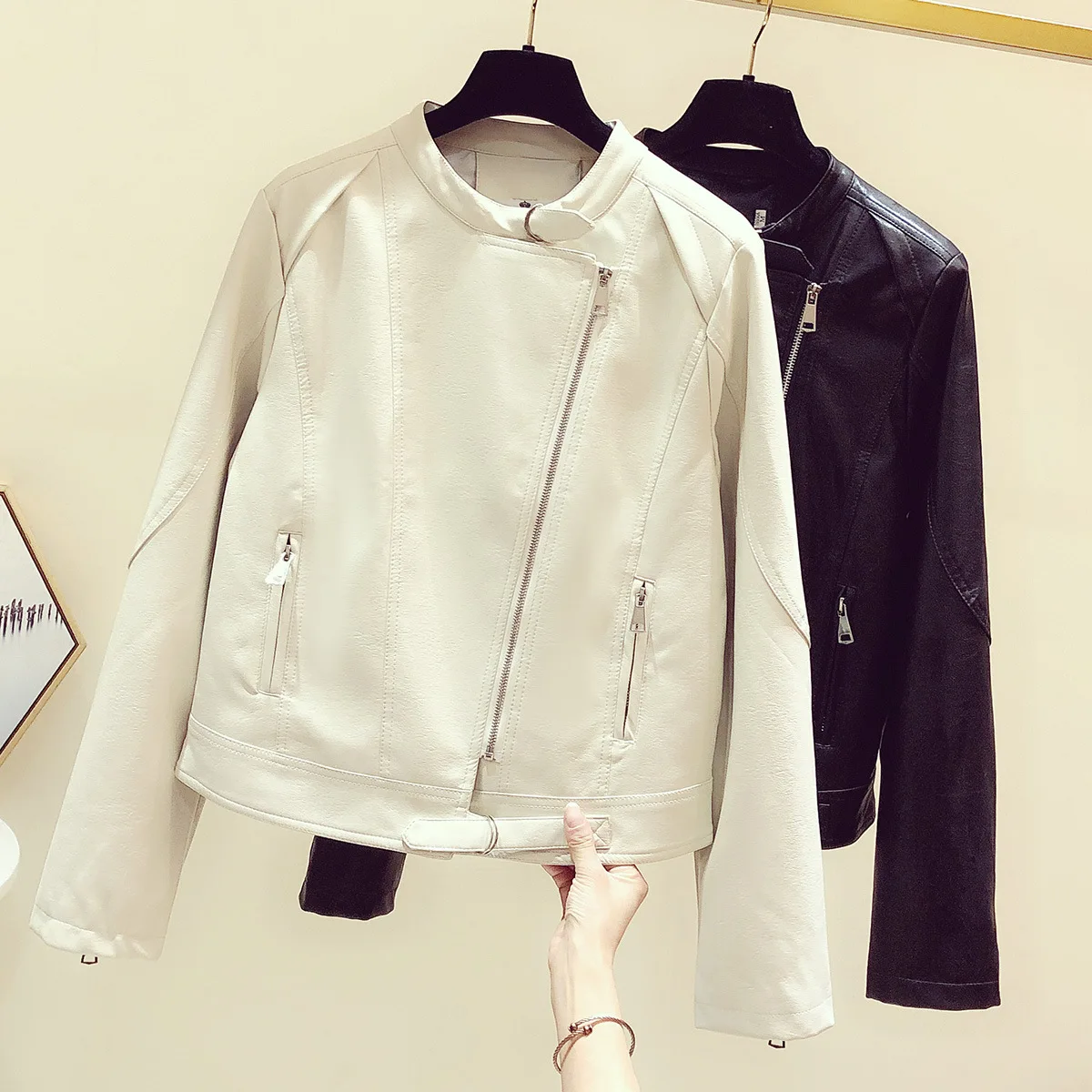 Smlinan Women Spring Autumn Pu Leather Jacket 2021 Casual Slim Soft Moto Biker Faux Leather Jacket Female Coat Basic Streetwear
Smlinan Women Spring Autumn Pu Leather Jacket 2021 Casual Slim Soft Moto Biker Faux Leather Jacket Female Coat Basic Streetwear