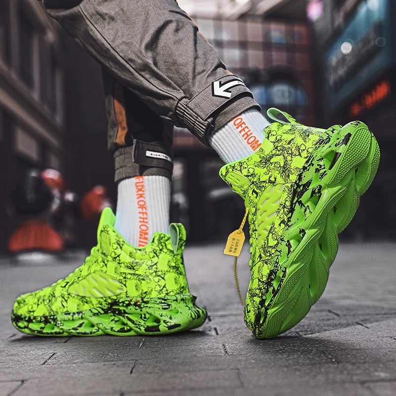 New Style Men's Sneakers Damping Men Running Shoes Lightweight Male Sports Athletic Black White Gym Jogging Trainers Size 39-45
New Style Men's Sneakers Damping Men Running Shoes Lightweight Male Sports Athletic Black White Gym Jogging Trainers Size 39-45