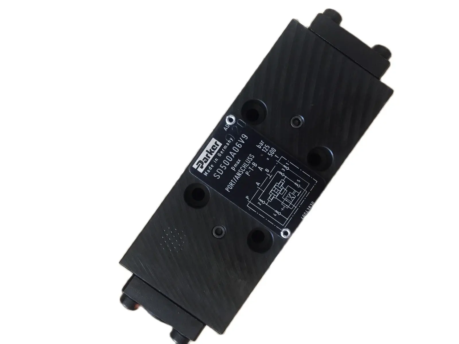 SD500A06V9 новый клапан PARKER
SD500A06V9 новый клапан PARKER