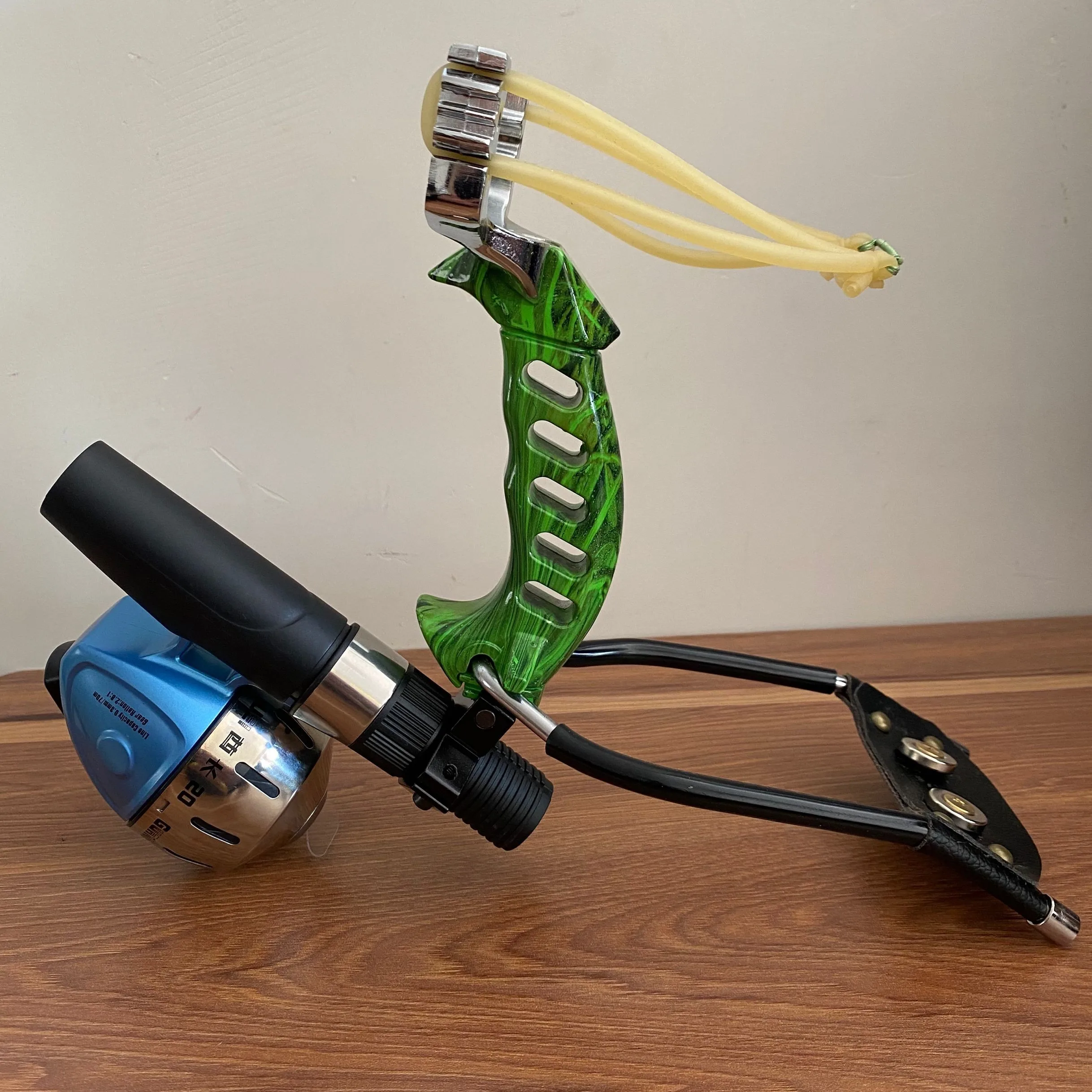 High Velocity Rubber Fishing Slingshot Catapult Outdoor Hunting Airsoft Game Sling Shot Adult Hunting Slingshot With Rubber Band
High Velocity Rubber Fishing Slingshot Catapult Outdoor Hunting Airsoft Game Sling Shot Adult Hunting Slingshot With Rubber Band