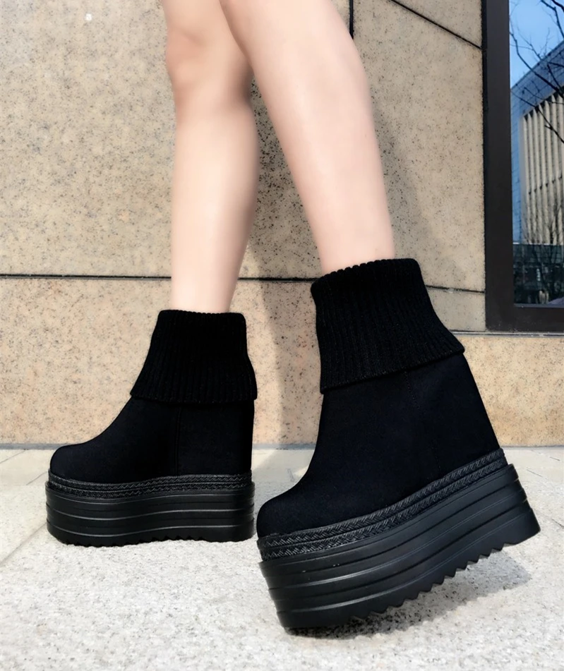 European and American style increase Martin boots women 2019 new winter 14CM Korean women's boots brown pearl boots
European and American style increase Martin boots women 2019 new winter 14CM Korean women's boots brown pearl boots
