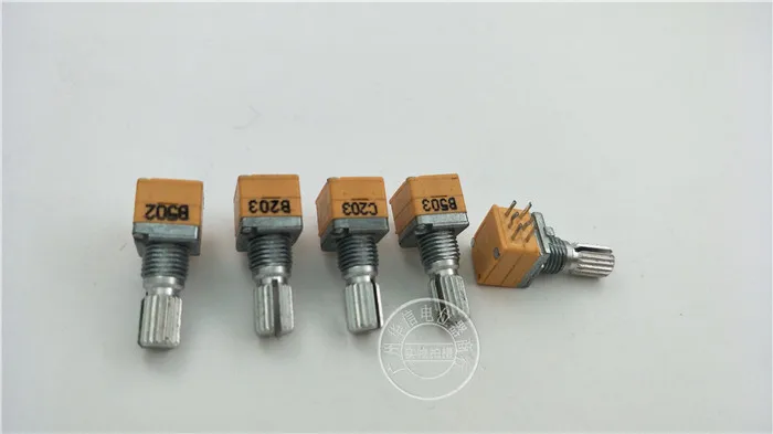 Оригинальный новый 100% RK097G дуплекс потенциометр B5K B50K B20K C20K длина ручки 15 мм (переключатель)
Оригинальный новый 100% RK097G дуплекс потенциометр B5K B50K B20K C20K длина ручки 15 мм (переключатель)
