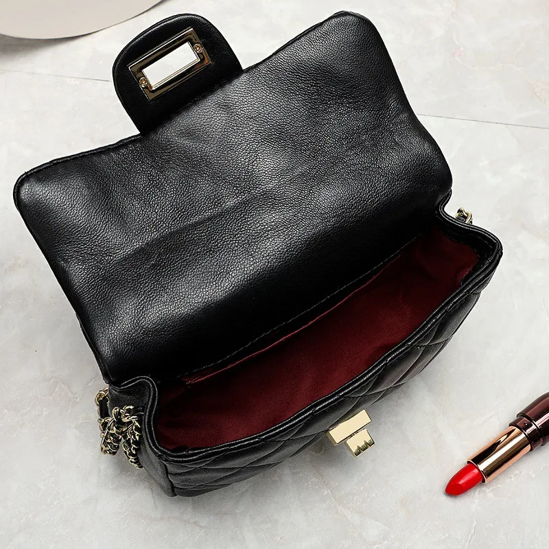 Mini leather lady bag 2021 new edition when the Western style one shoulder cross - slung go with everything
Mini leather lady bag 2021 new edition when the Western style one shoulder cross - slung go with everything