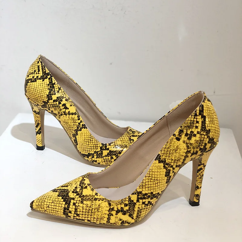 Women's shoes 2021 new large low top pointed women's daily thin heel snake high heel women's shoes
Women's shoes 2021 new large low top pointed women's daily thin heel snake high heel women's shoes