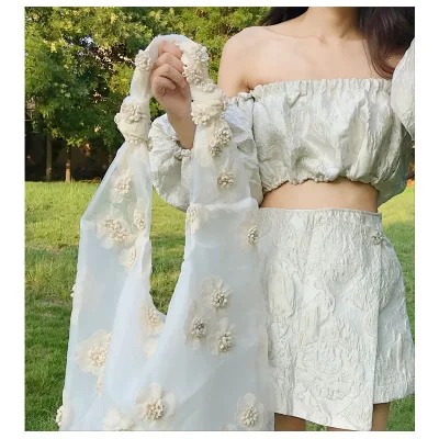Tamara Lace Fairy Large-capacity Cloth Bag Three-dimensional Flower Embroidery Retro Style One-shoulder Handbag Shopping Bag
Tamara Lace Fairy Large-capacity Cloth Bag Three-dimensional Flower Embroidery Retro Style One-shoulder Handbag Shopping Bag