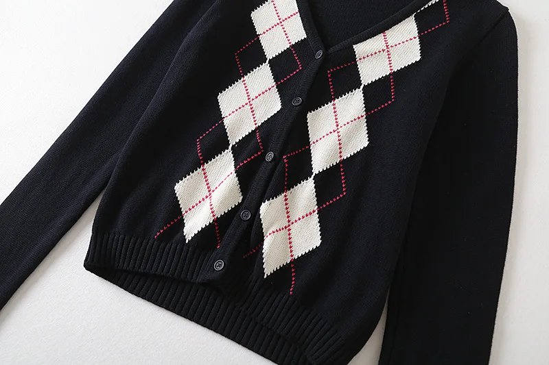 autumnwomem knitted sweaters 2020 fashion slim long sleeven V-Neck sweaters vintage argyle print button cardigans sweaters 
autumnwomem knitted sweaters 2020 fashion slim long sleeven V-Neck sweaters vintage argyle print button cardigans sweaters