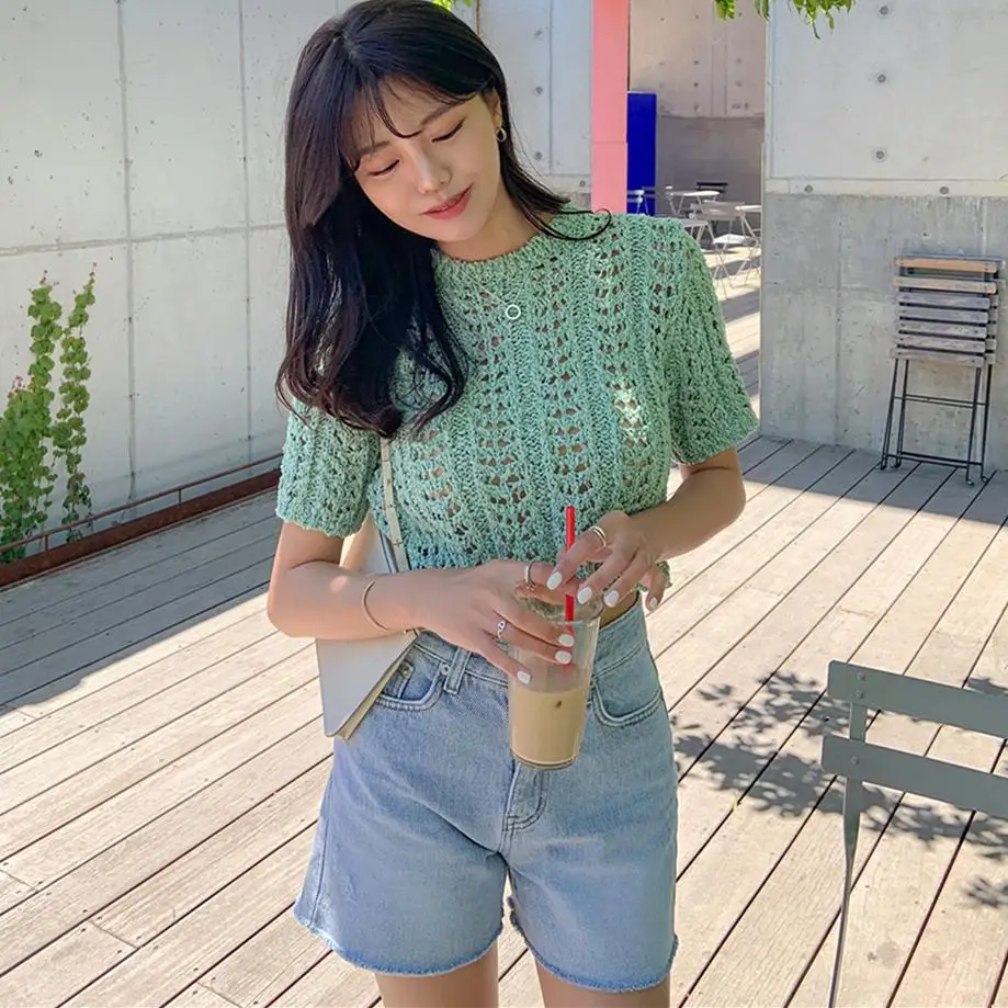 Spring and summer short sweet Korean knit sweater short sleeve sexy T-shirt simple Korean style
Spring and summer short sweet Korean knit sweater short sleeve sexy T-shirt simple Korean style