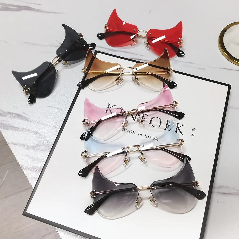 Rimless Cat Eye Sunglasses Luxury Brand Design Women Metal Personality Sun glasses Fashion Shades UV400 Eyewear oculos de sol
Rimless Cat Eye Sunglasses Luxury Brand Design Women Metal Personality Sun glasses Fashion Shades UV400 Eyewear oculos de sol