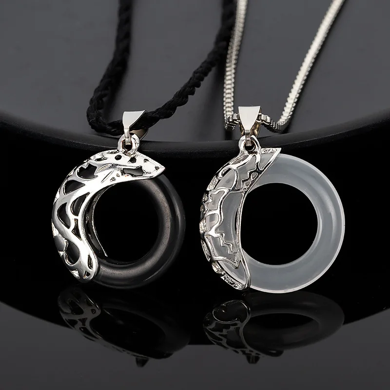 Vintage Creative Couple Alloy Plated Choker Resin Circle Pendant Casual Party Necklace Jewelry
Vintage Creative Couple Alloy Plated Choker Resin Circle Pendant Casual Party Necklace Jewelry