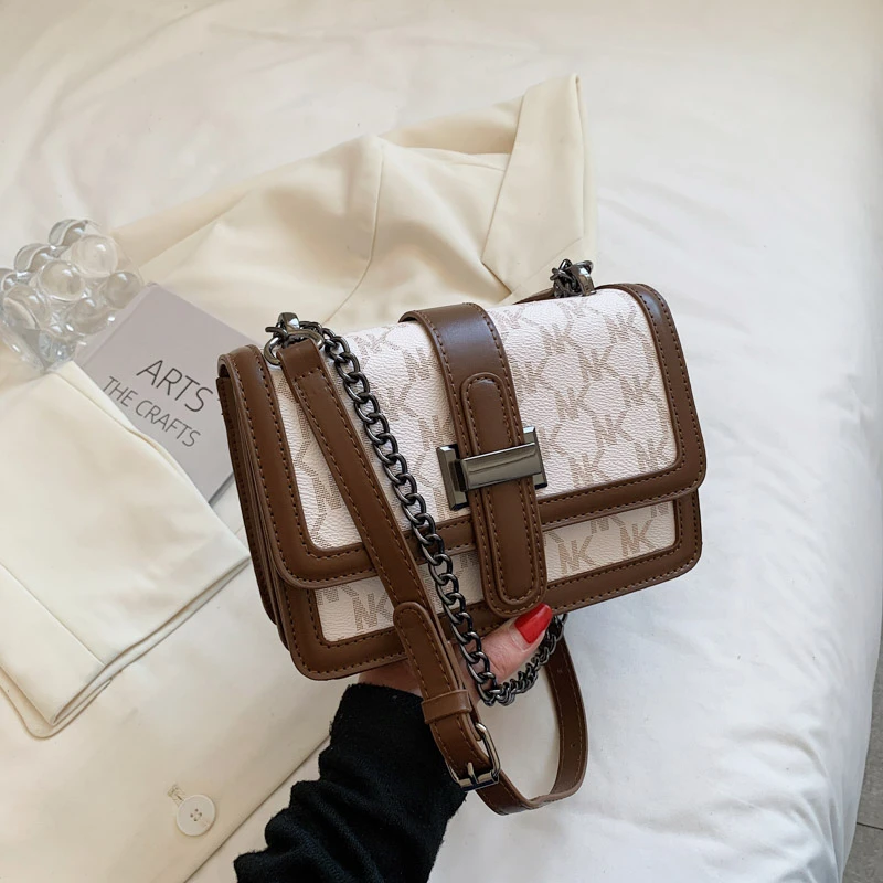 Fashion Square Chain Women's Shoulder Bag High-Quality Leather Handbag Luxury Designer Letter Crossbody Bag Ladies Messenger Bag
Fashion Square Chain Women's Shoulder Bag High-Quality Leather Handbag Luxury Designer Letter Crossbody Bag Ladies Messenger Bag