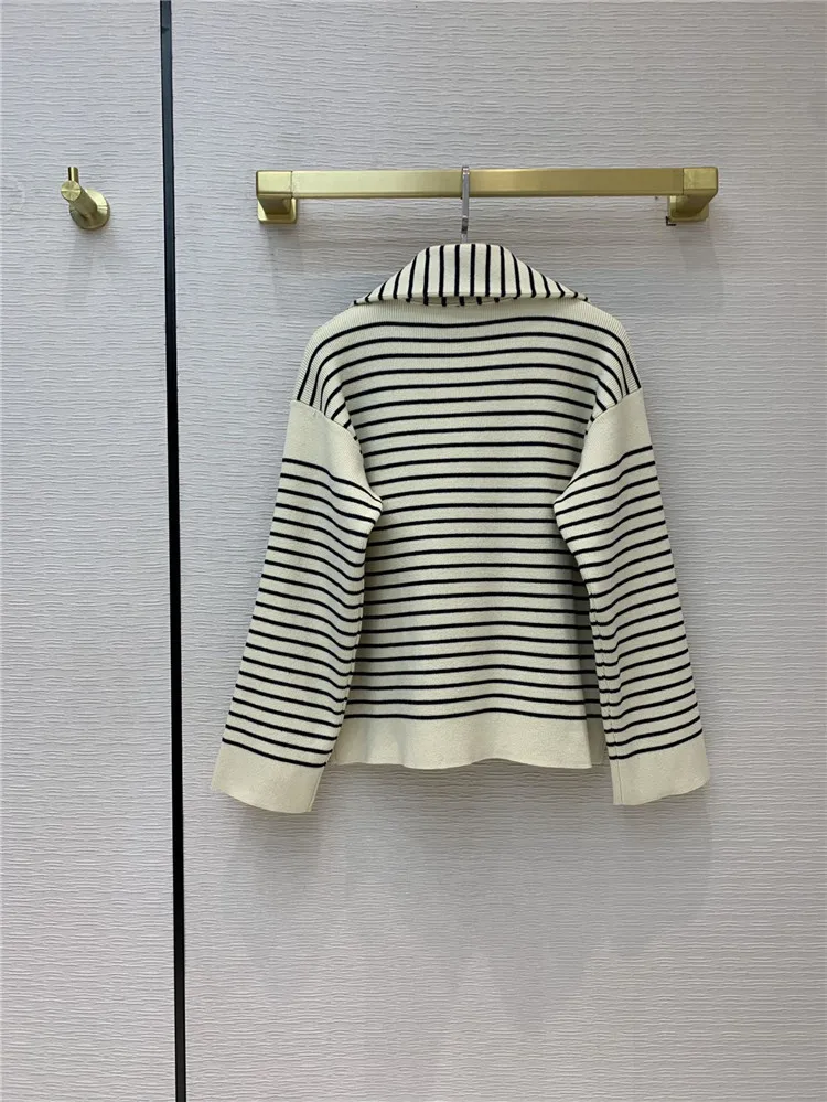 Luxury Brand Loose Stripes Sweater Pullovers 2020 Early Autumn Women New Casual Color Matching Lapel Loose Knit Tops Sweaters 
Luxury Brand Loose Stripes Sweater Pullovers 2020 Early Autumn Women New Casual Color Matching Lapel Loose Knit Tops Sweaters