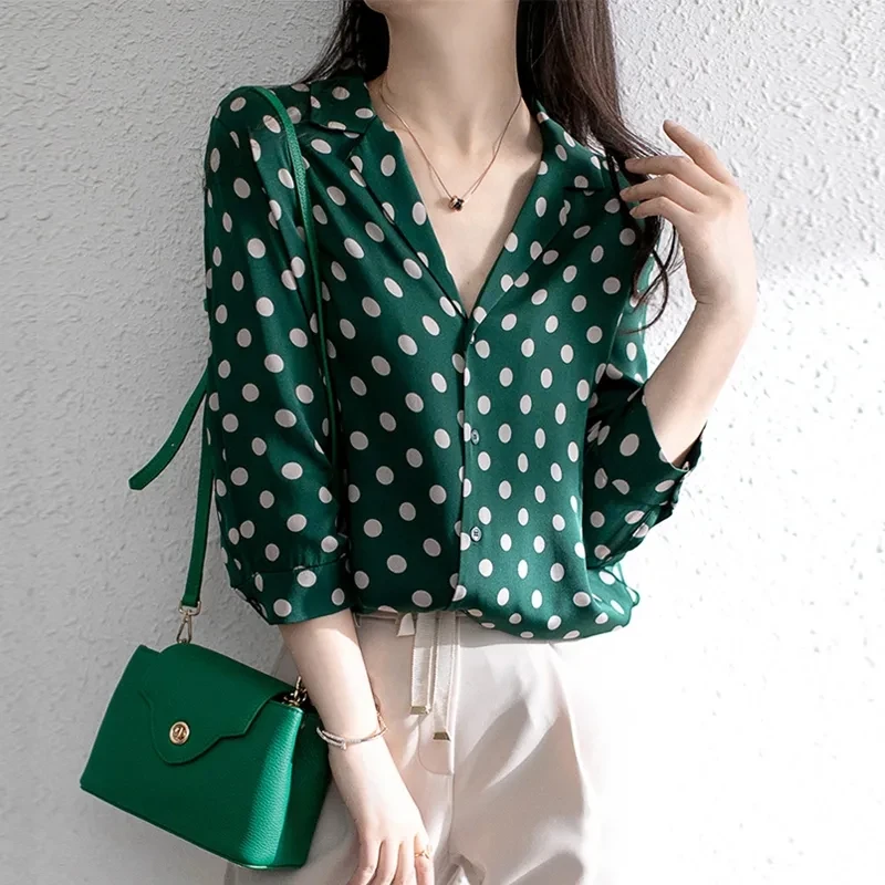 Japanese women's clothing summer new retro temperament white elegant silk polka dot lapel silk shirt shirt women
Japanese women's clothing summer new retro temperament white elegant silk polka dot lapel silk shirt shirt women
