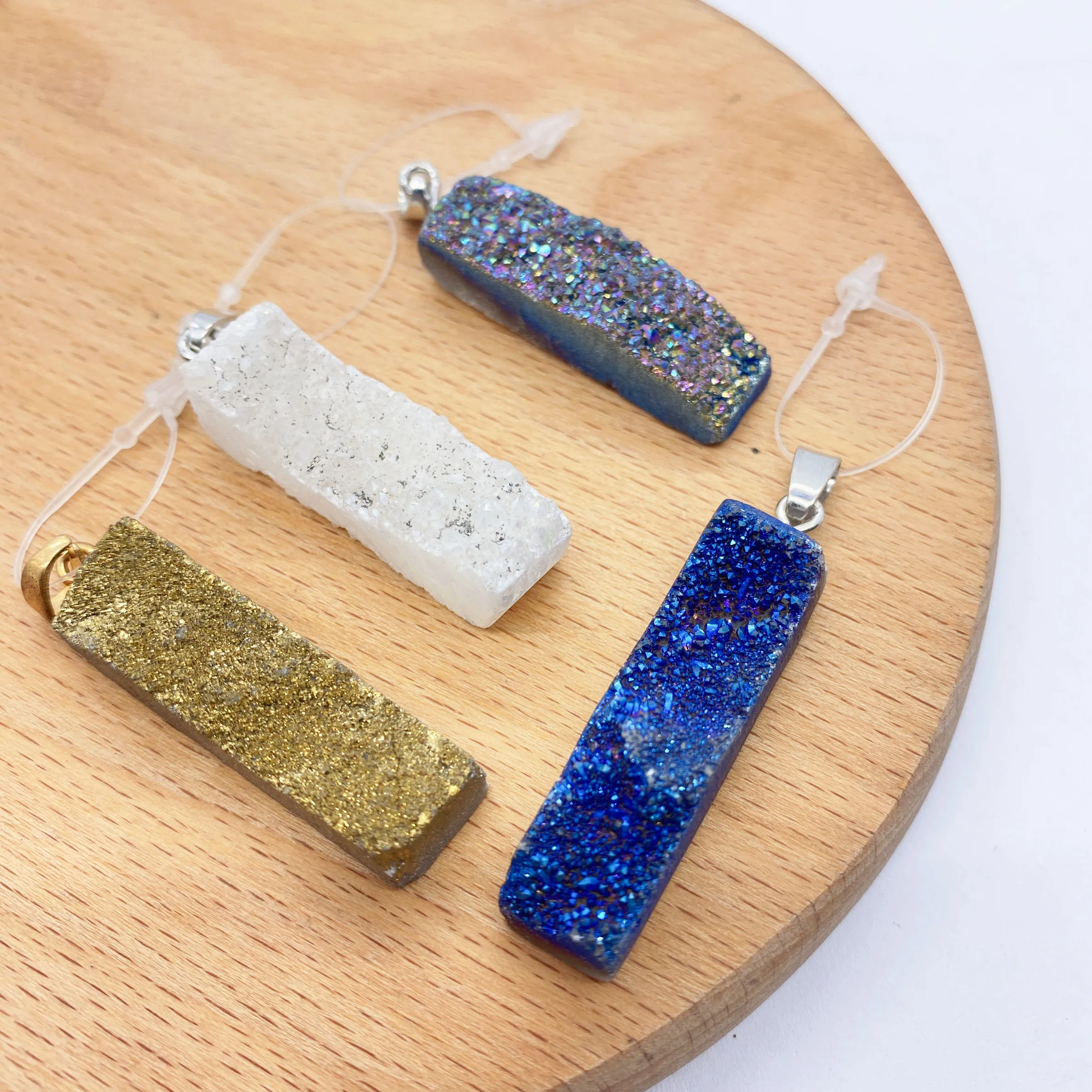 1pc Natural Crystal Pendants Rectangle Shape White Blue 4Colors for Choice 10x31-10x34mm Size DIY for Making Necklace Accessions
1pc Natural Crystal Pendants Rectangle Shape White Blue 4Colors for Choice 10x31-10x34mm Size DIY for Making Necklace Accessions