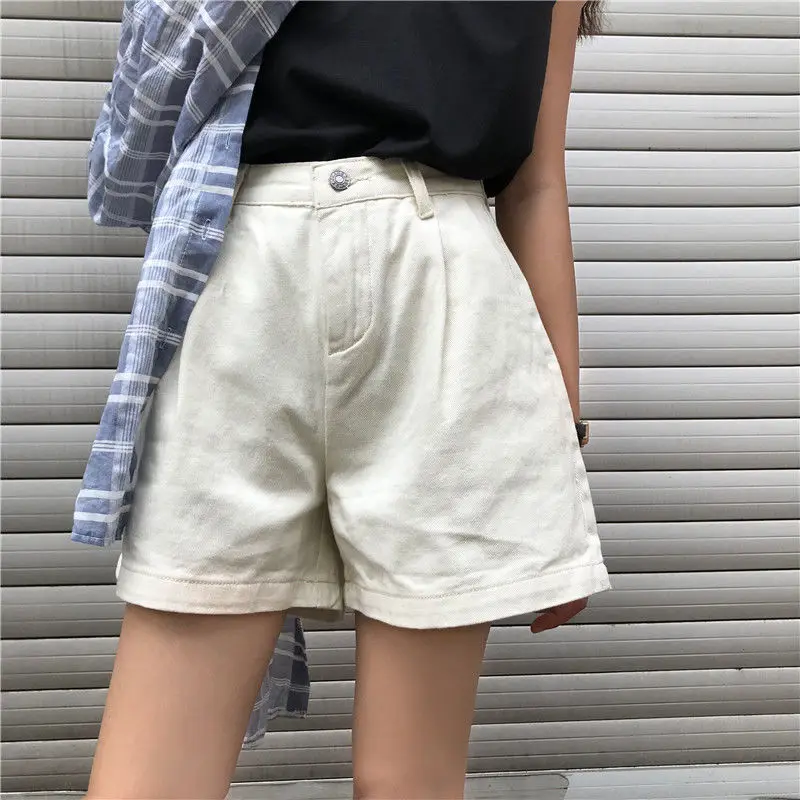 Summer Korean version BF loose high waist denim shorts female versatile casual students show thin wide leg pants A-line hot
Summer Korean version BF loose high waist denim shorts female versatile casual students show thin wide leg pants A-line hot