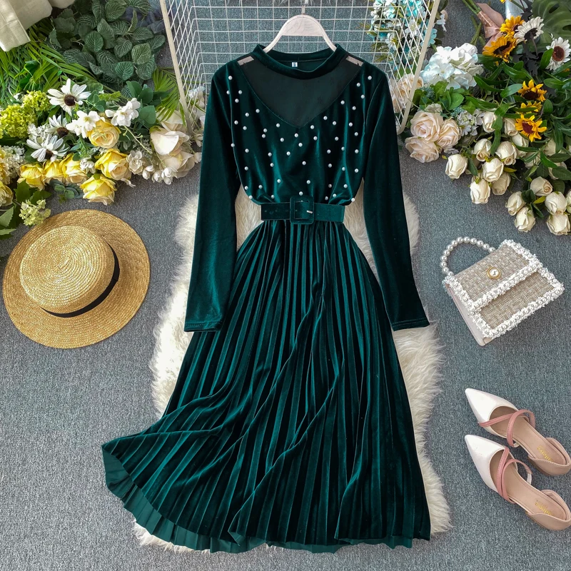Elegant Beading Bandage Dress 2020 Winter Velvet Women Long Pleated Dress Vintage Ladies Maxi Party Dress Vestidos
Elegant Beading Bandage Dress 2020 Winter Velvet Women Long Pleated Dress Vintage Ladies Maxi Party Dress Vestidos