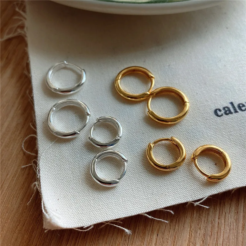 RUIYI Real 925 Sterling Silver Minimalist Circle Niche Earring 10mm 15mm Diameter Silver Gold Simple Hoop Earrings Chic Jewelry
RUIYI Real 925 Sterling Silver Minimalist Circle Niche Earring 10mm 15mm Diameter Silver Gold Simple Hoop Earrings Chic Jewelry