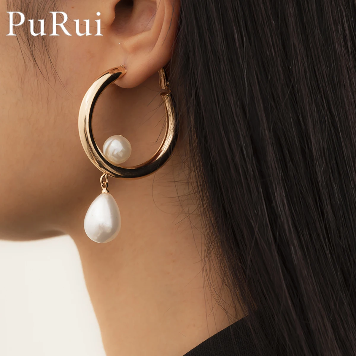 2021 Trendy Pearl Hoop Earrings for Women Drop Water Pearl Earrings Birthday Party Circle Round Earrings Wedding Fashion Jewelry
2021 Trendy Pearl Hoop Earrings for Women Drop Water Pearl Earrings Birthday Party Circle Round Earrings Wedding Fashion Jewelry