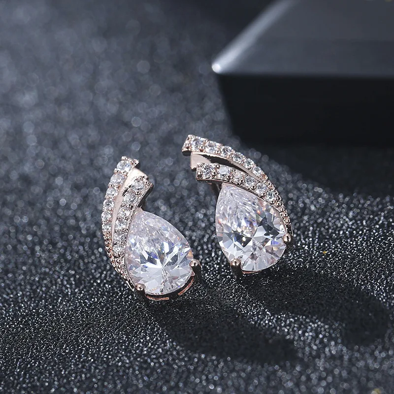 DE310 Street Series Fashion Exquisite Temperament Copper Zircon Creative Stud Earrings Girls Gift Evening Woman Jewelry Earrings
DE310 Street Series Fashion Exquisite Temperament Copper Zircon Creative Stud Earrings Girls Gift Evening Woman Jewelry Earrings