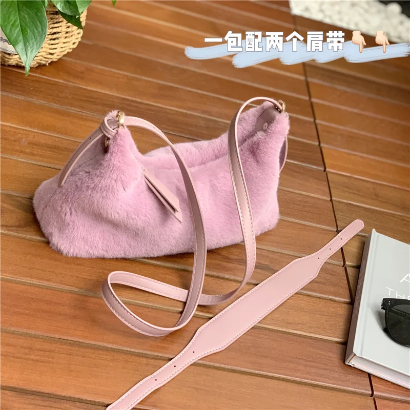 Winter Soft Plush Ladies Hobos Shoulder Bags Faux Fur Baguette Handbags for Women Luxury Design Female Clutch Purse Mini Tote
Winter Soft Plush Ladies Hobos Shoulder Bags Faux Fur Baguette Handbags for Women Luxury Design Female Clutch Purse Mini Tote
