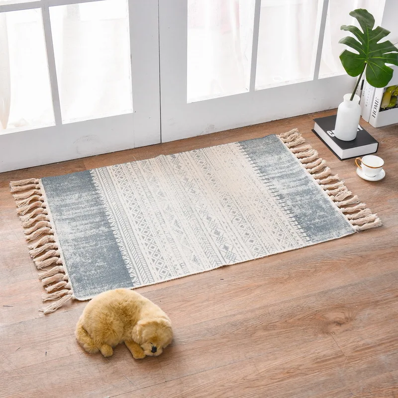 Ethnic style printed bedside carpet, retro carpet, bedside carpet, bedroom decoration, thickened anti-slip tassel mat
Ethnic style printed bedside carpet, retro carpet, bedside carpet, bedroom decoration, thickened anti-slip tassel mat
