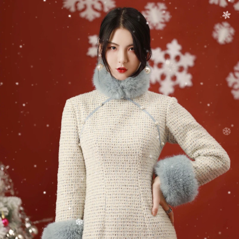 cheongsam Chinese wind long winter thickening temperament elegant new improved version of the female blue dress
cheongsam Chinese wind long winter thickening temperament elegant new improved version of the female blue dress