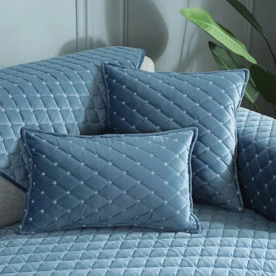 Winter sofa cushion, plush padded non-slip cushion, fabric sofa cover towel.
Winter sofa cushion, plush padded non-slip cushion, fabric sofa cover towel.