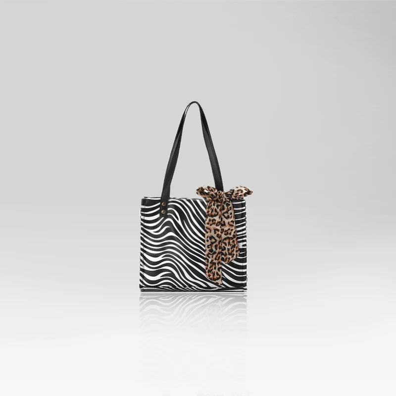 Fashion Zebra Print Women Luxury Handbag PU Leather Simple Underarm Shoulder Bags Female Daily Design Baguette Totes Purse Pouch
Fashion Zebra Print Women Luxury Handbag PU Leather Simple Underarm Shoulder Bags Female Daily Design Baguette Totes Purse Pouch