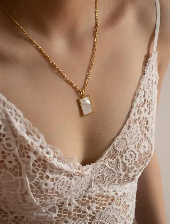 Simple Square White Mother-Of-Pearl Necklace Ins Korean Wave Mother-of-Pearl Clavicle Chain 18K Gold Sweater Chain
Simple Square White Mother-Of-Pearl Necklace Ins Korean Wave Mother-of-Pearl Clavicle Chain 18K Gold Sweater Chain