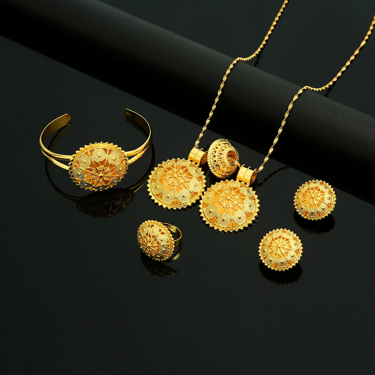 Ethiopian Accessories Jewelry Sets Dubai Wedding Bride Necklace Pendant Earrings for Women
Ethiopian Accessories Jewelry Sets Dubai Wedding Bride Necklace Pendant Earrings for Women