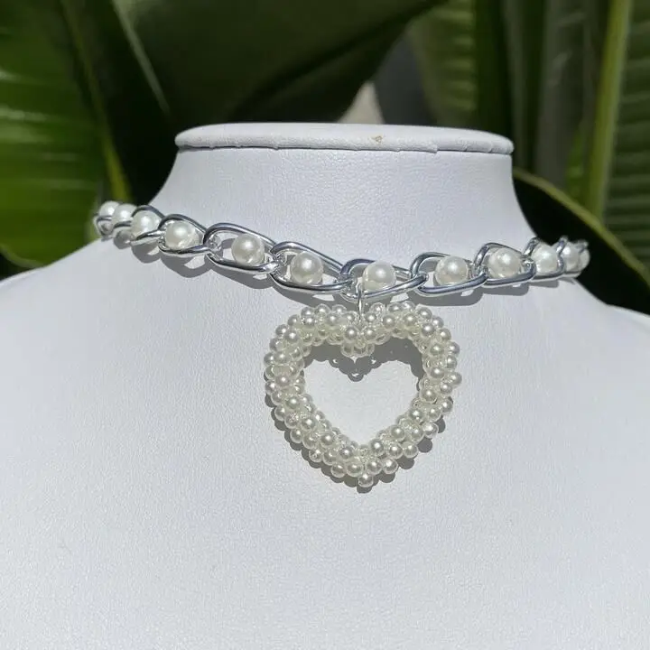 Europe America Fashion Imitation Pearl Hollow Heart Necklaces Pendant Trendy Simple Punk Chain Short Necklace Jewelry For Women
Europe America Fashion Imitation Pearl Hollow Heart Necklaces Pendant Trendy Simple Punk Chain Short Necklace Jewelry For Women