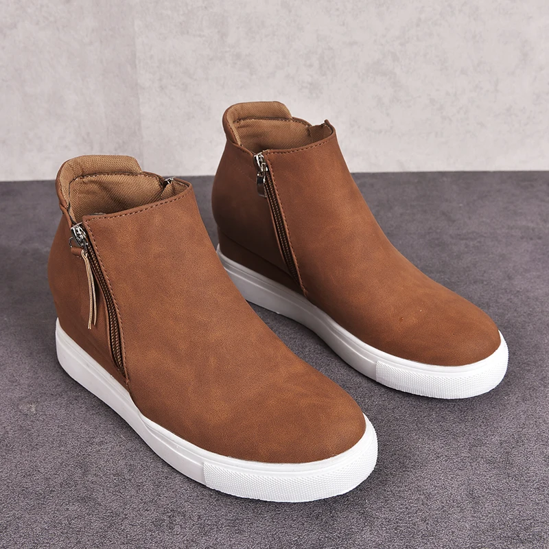 2020 New Women Sneakers Breathable Platform Height Increasing Boots Shoes Solid Woman Leather Casual Shoes Girl Tenis Feminino
2020 New Women Sneakers Breathable Platform Height Increasing Boots Shoes Solid Woman Leather Casual Shoes Girl Tenis Feminino
