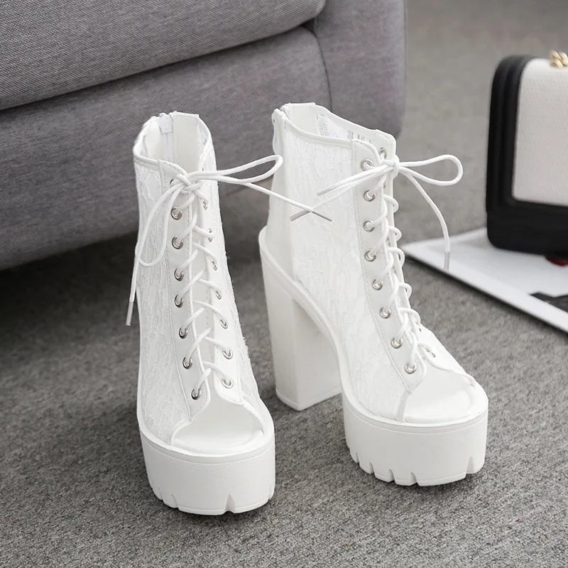 Spring 2021 13cm high heeled shoes lace fish mouth lace thick heeled high heeled sandals black and white
Spring 2021 13cm high heeled shoes lace fish mouth lace thick heeled high heeled sandals black and white