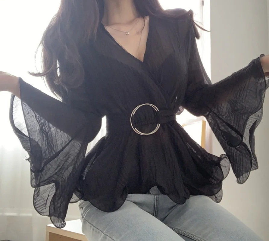 Autumn Women Shirt Blouse Sexy V Neck Flare Sleeve Blouses Women Elegant Fashion Belt Slim Blouses Pleated Casual Shirts Women
Autumn Women Shirt Blouse Sexy V Neck Flare Sleeve Blouses Women Elegant Fashion Belt Slim Blouses Pleated Casual Shirts Women