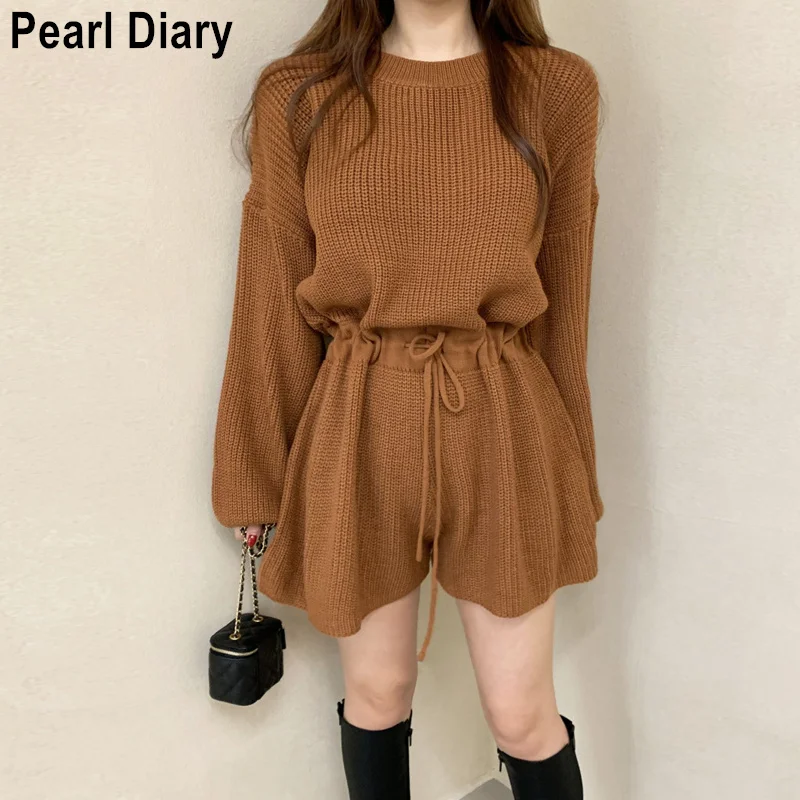 Korean Fashion Knitted Jumpsuit Women Long Sleeve O-neck Loose Streetwear High Waist Lace-up Wide Leg Shorts Sweater Rompers
Korean Fashion Knitted Jumpsuit Women Long Sleeve O-neck Loose Streetwear High Waist Lace-up Wide Leg Shorts Sweater Rompers